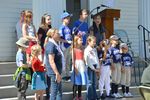 children singing